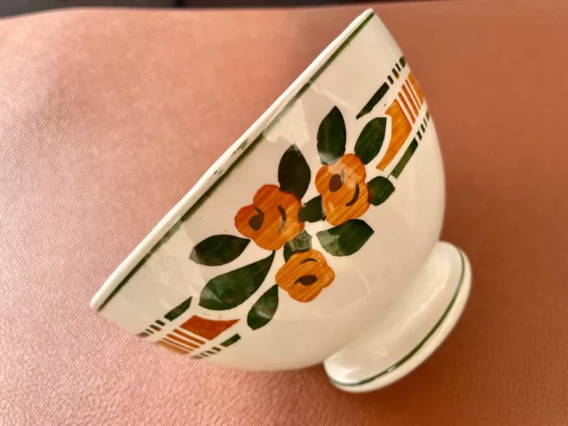 Ancien BOL sur piédouche faïence NI joli décor floral orange et vert