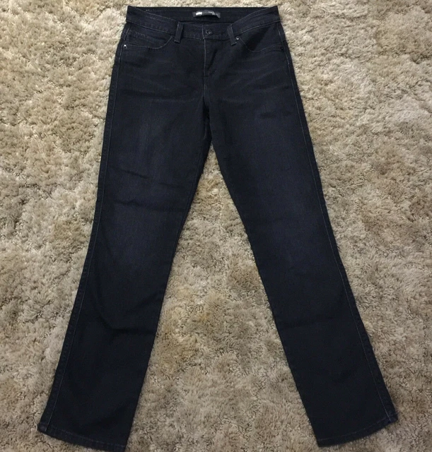 Levi's flatters and flaunts skinny leg deals