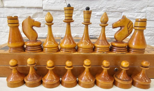 Jeu Ancien Soviétique : Bagatelle De Table Vintage – Le Charme Du Retro à Portée De Main