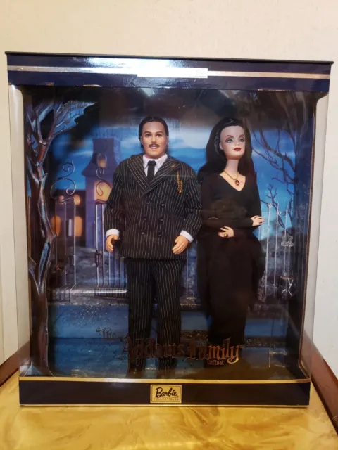 Ken & Barbie The Addams Family Gift Set Collector Edition 2000 NEW Mattel 27276