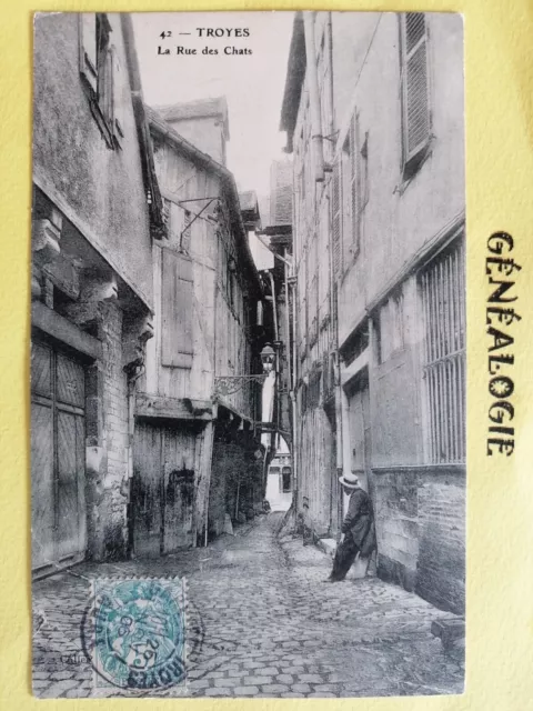 Carte Postale Ancienne TROYES en 1906 Aube La Rue des CHATS Animé