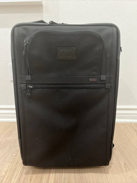 Tumi Alpha International Carry On Luggage Expandable 2 Wheel
