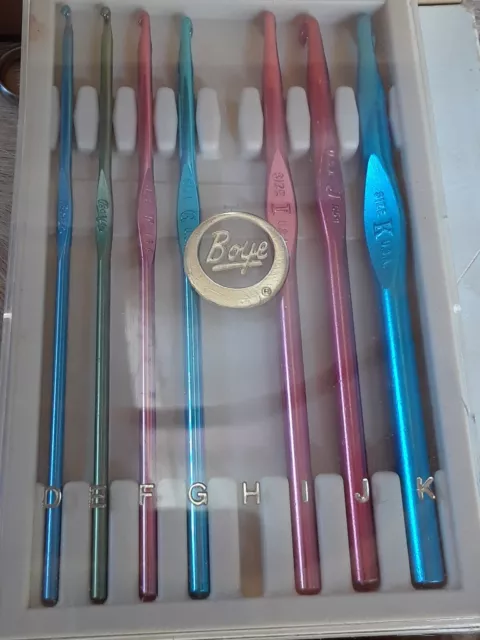 Vintage Lot Aluminum Handle Crochet Hooks 7 Boye in Original Box Vintage Lot Aluminum Handle Crochet Hooks 7 Boye in Original Box