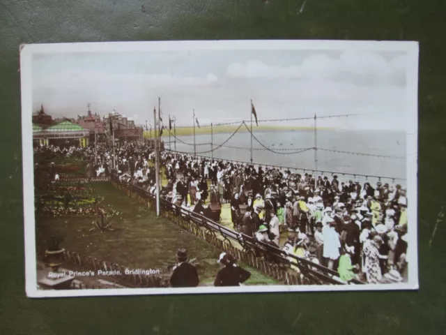 Postcard - Royal Prince's Parade, Bridlington (RP 1927 posted)