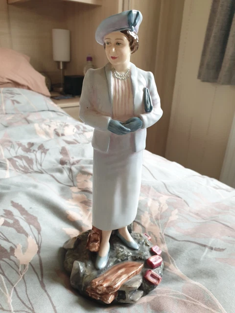 Royal Doulton Figurine, A Loving Mother sold at auction on 18th March
