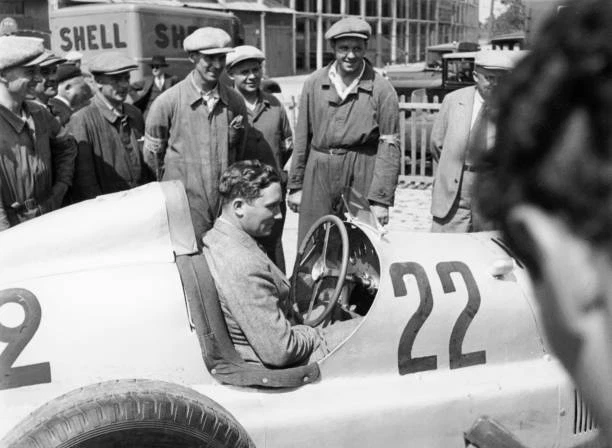 Manfred Von Brauchitsch In A Mercedes Benz French Gp Motor Racing Old Photo