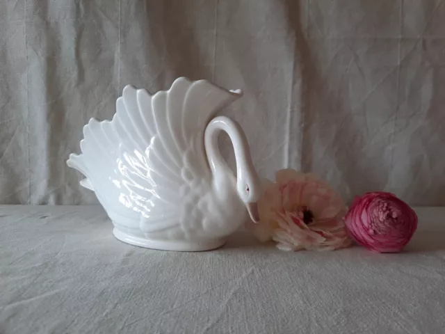 Vintage Marks And Rosenfeld Ceramic Swan Vase Planter detailed feathers white!!!