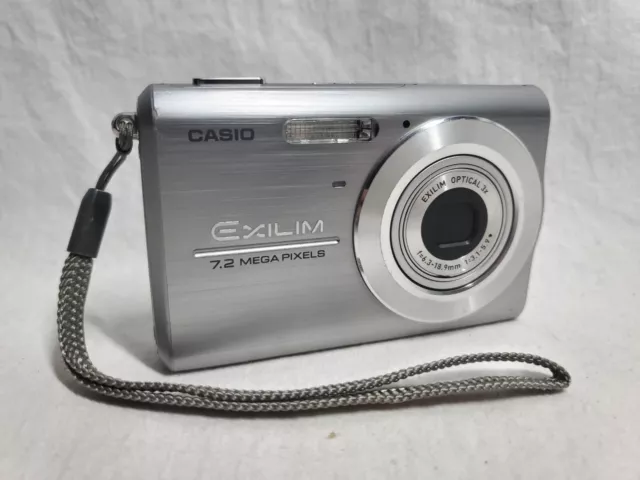 Casio Digital Camera Exilim EX-Z75 7.2MP Silver Clean Untested No Battery