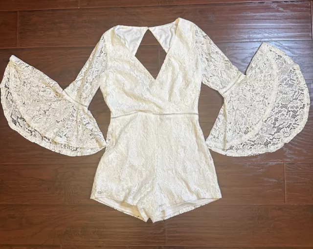 Lulus Babygirl White Lace Faux Wrap Bell Sleeves Romper Size Large EUC