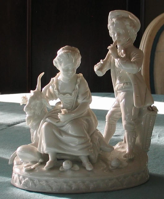 Groupe en porcelaine de saxe émaillée – Manufacture SITZENDORF – Très bon état