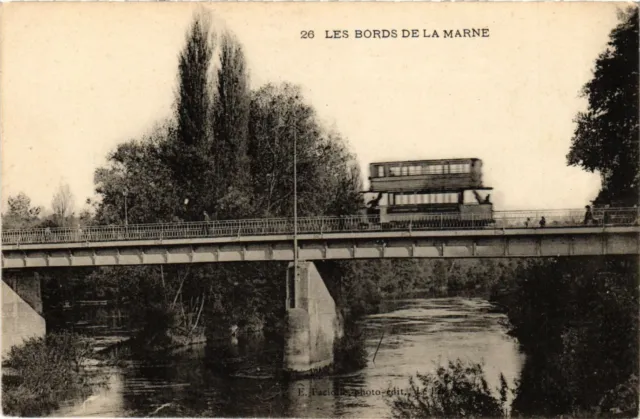 CPA Les Bords de la Marne (659441)