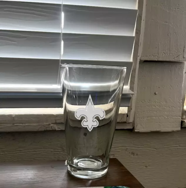 NFL Football 16 oz Pint New Orleans Saints Etched Glass