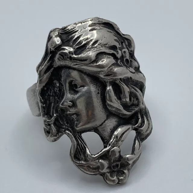 Maiden or Mermaid Figural Art Nouveau Pewter Repousse Ring Size 7.5-8 B30