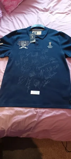 Signed England Rugby t-shirt from legends 2016
