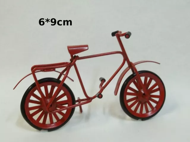 vélo rouge en métal, miniature maison de poupée  S7