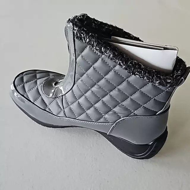 NIB Khombu Megan Boot in Grey, Size 8 2