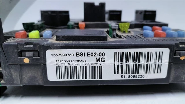 BOITIER FUSIBLES RELAIS Peugeot PARTNER 1.6 16V HDi (75 CV) 9657999780