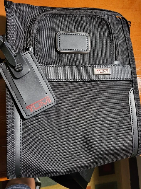 TUMI Alpha 3 Small Pocket Bag in BLACK Ballistic Nylon+leather -used once.