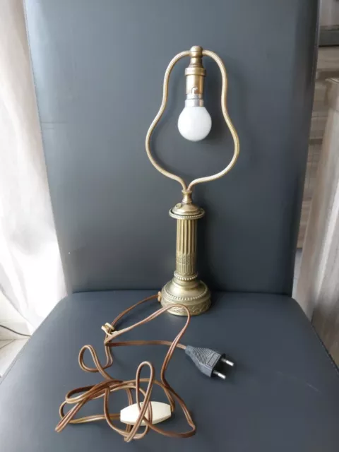Ancien Pied De Lampe A  Poser En Bronze Electricite Dans Son Jus Fonctionne