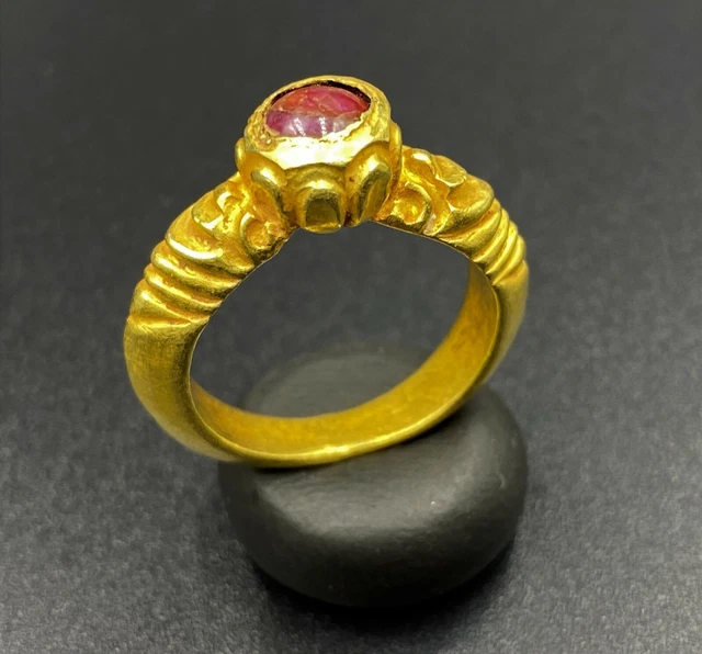 Ancient Java Indonesia Gold Ring South East Asia Jewelry 18 Karat With Gems