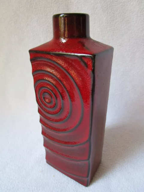 Steuler Keramik-Vase 213/20 Zyklon Cari Zalloni Design rot 19,5x7,2x5,2cm Top