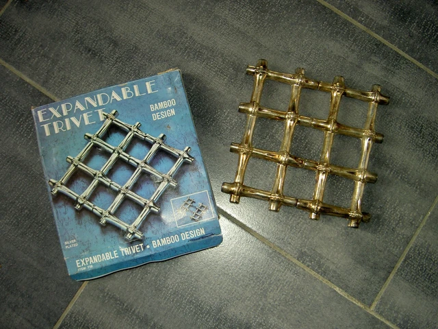 Dessous de plat extensible Jacques Adnet, en métal argenté
