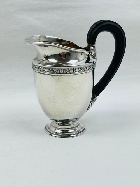 PUIFORCAT - Superbe pot à lait  en argent massif 175 grammes