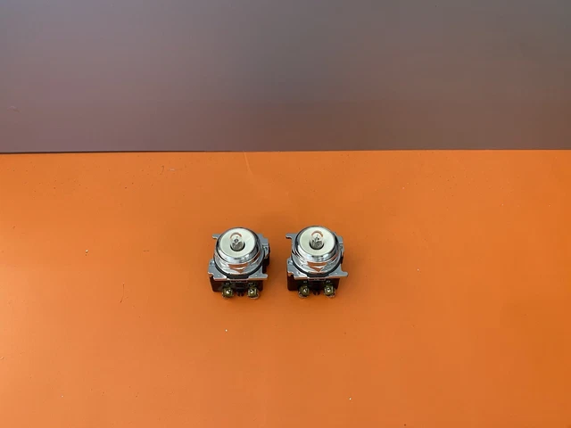 Cutler Hammer Position Switch 120VAC 10250T/9I000T Qty 2