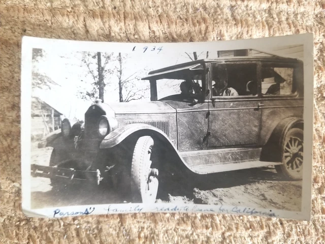 MINNESOTA FAMILY READY FOR TRIP FOR CALIFORNIA,1934.VTG 4.3" x 2.7" PHOTO/3