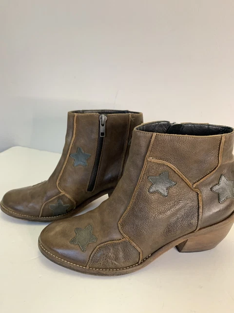 LD Tuttle ankle booties brown stars patch sz 40/9 US
