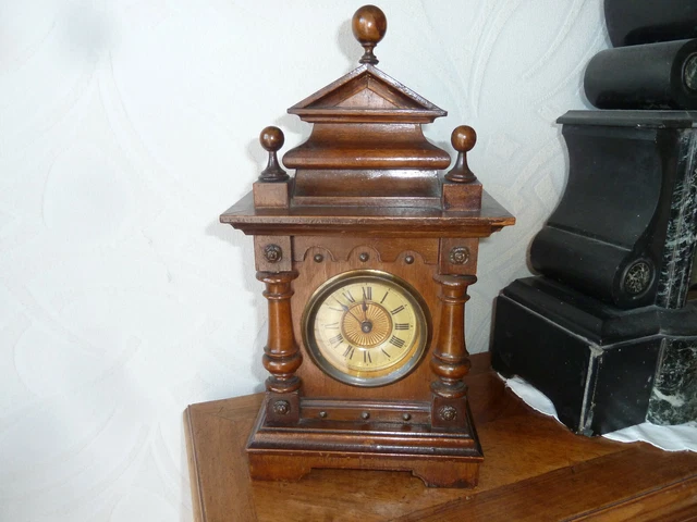 PENDULE CARILLON HORLOGE à poser en bois ancienne à Musique objet de