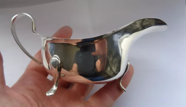 95 Grams English 1938 Solid Silver Gravy Sauce Boat / Jug