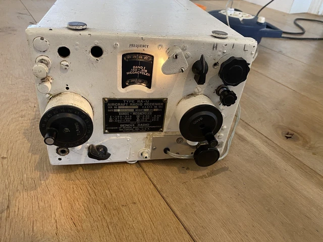 Vintage Bendix Ra-1j Flightphone Radio 1940’s. Rare Vintage Bendix Ra-1j Flightphone Radio 1940’s. Rare