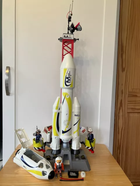 PLAYMOBIL 9488 Rocket Shuttle & Launch Pad & 3 figures - minor items missing