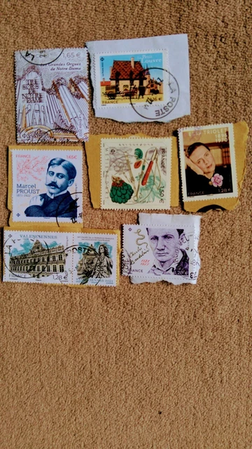 Lot  7 timbres  2021-2022 obliteres  ROND sur fragments .