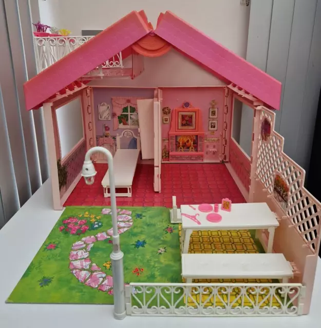 Barbie fold n fun house discount