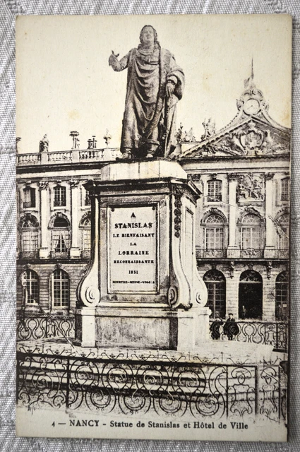 CPA " NANCY - Statue de Stanislas et Hôtel de Ville