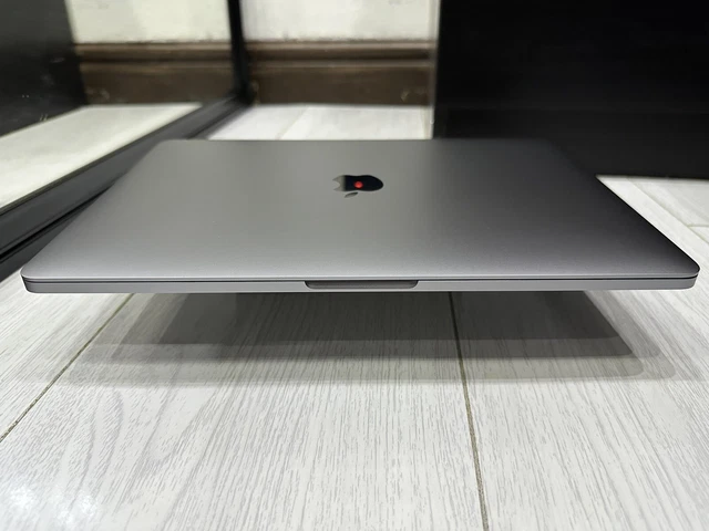 Apple MacBook Pro Retina 13,3" 2019 128 GB SSD 8 GB RAM 1,4 GHz Core i5 grigio siderale 7