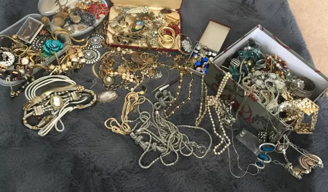 house clearance Job Lot Jewellery BROKEN, Defective And Showing  Signs Of Wear