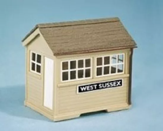 WILLS  00 Gauge  Station, Trackside Plastic Kit No:SS29 Ground Level Signal Box.