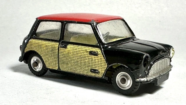 Corgi Toys 249 Morris Mini Cooper De-Luxe ''Wickerwork'' - Missing Headlight
