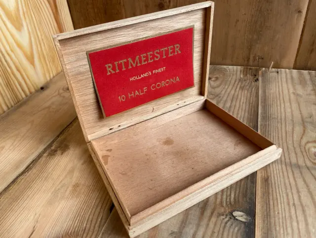 Vintage Empty Cigar Box - RITMEESTER HOLLANDS FINEST 10 HALF CORONA