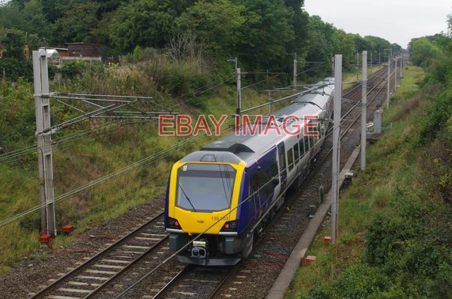 PHOTO NORTHERN (Arriva Uk) Class 195 3-Car Dmu 195103 At Carnforth Sets ...
