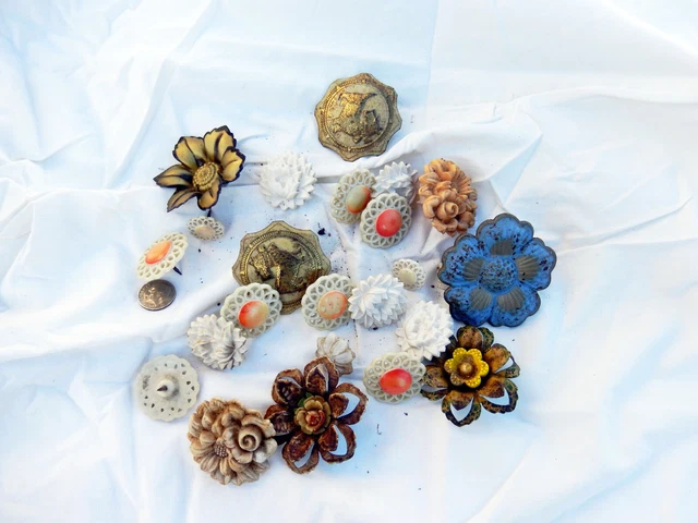 Lot Assorted Vintage Curtain Pin Backs
