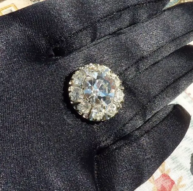 ANCIEN BOUTON serti de STRASS FANTAISIE vers 1900, Vendu à l'unité!