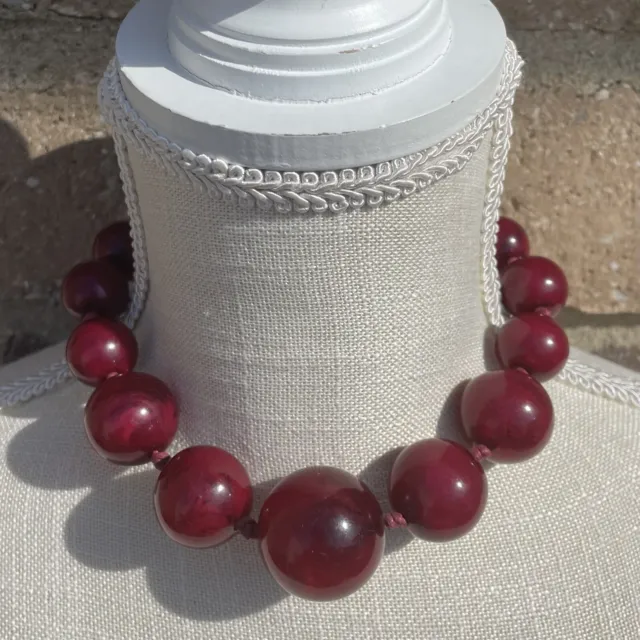 Vintage Necklace Lovely Women’s RED Beads graduated Gum Ball Chunky Statement