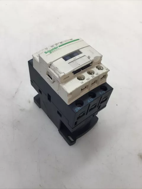 SCHNEIDER LC1D09F7 CONTACTOR  110V 50/60HZ 4KW/400V Ref300