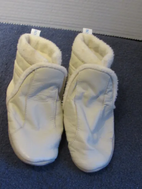 Robeez Baby Booties 18-24 M