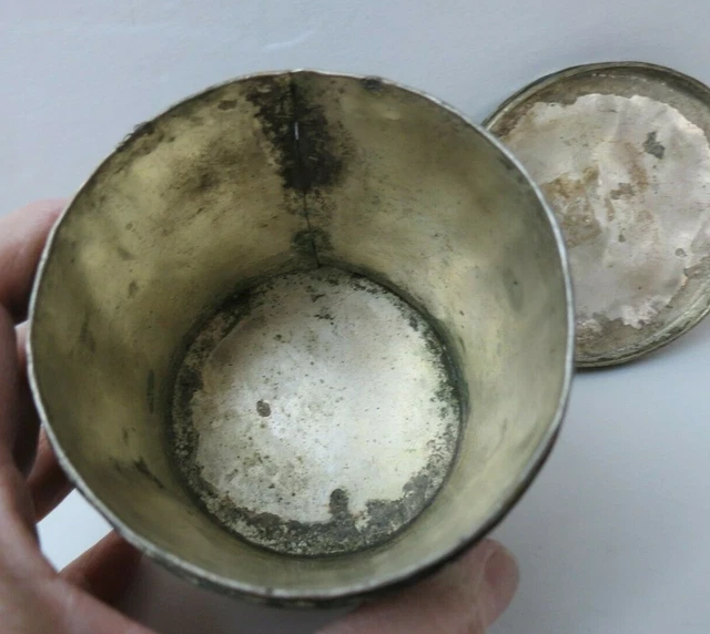RARE Old Burmese Sterling Silver Betel Nut Box Ornate Figural Repousse Agate Top 11