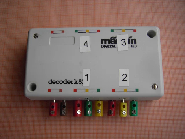 K83 MÄRKLIN, DIGITAL Decoder , Weichendekoder für 4 Weichen od. Signale ...